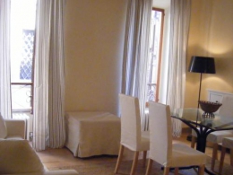 One bedroom apartment in Campo de Fiori, excelent location within walking distance from all major sites
